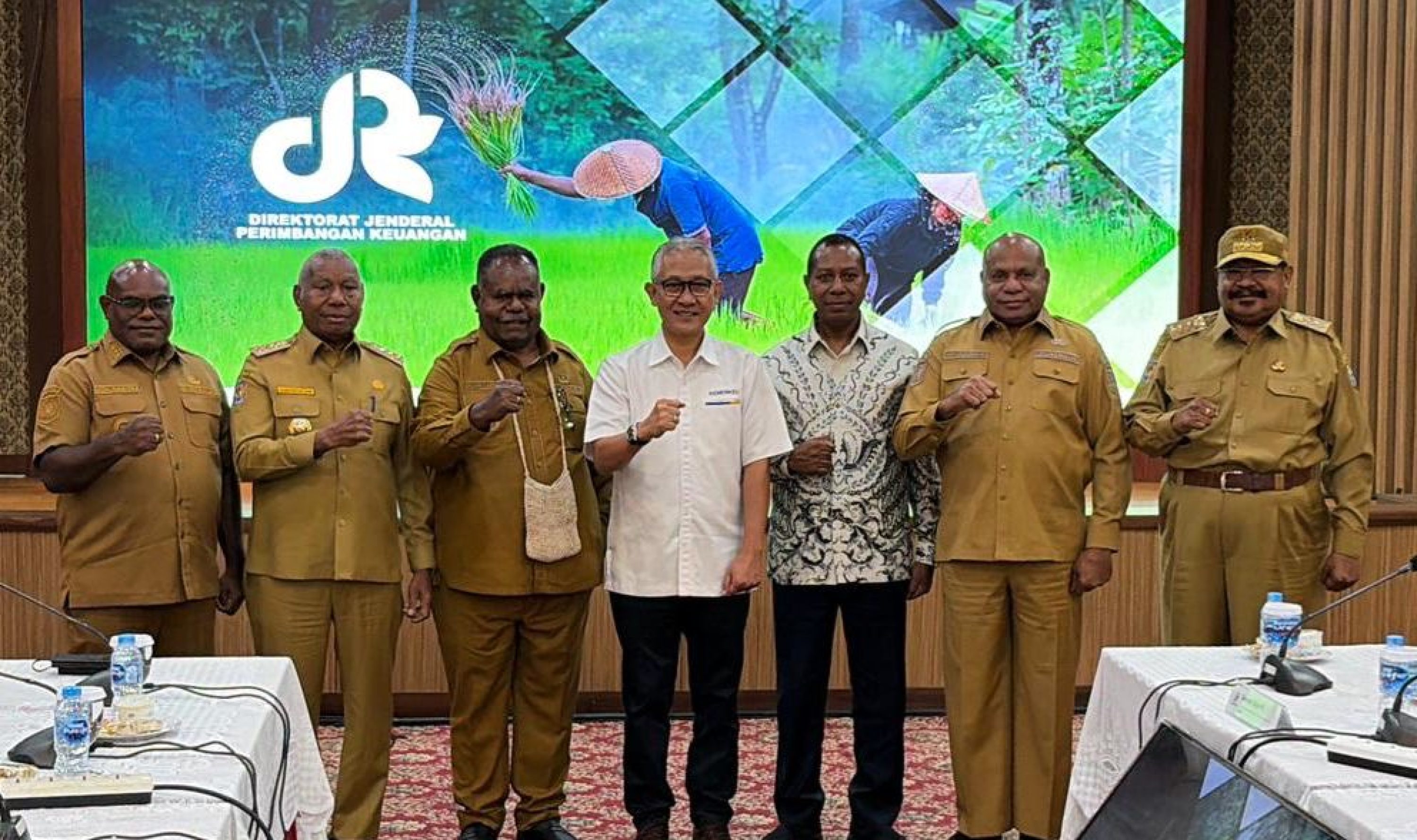 b1778b73-bb22-43ca-9822-9c178e06a41d